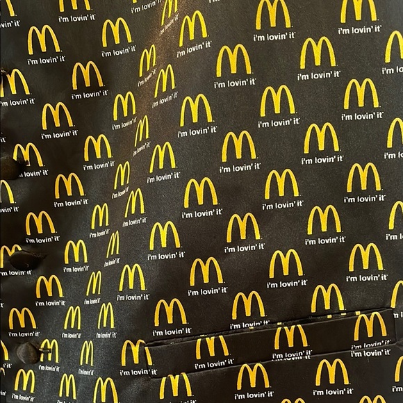 McDonald's Black and Yellow Patterned Vest men’s medium - Picture 2 of 4